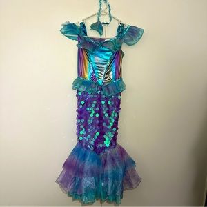 Girls size 4/6 mermaid costume sequins with headband